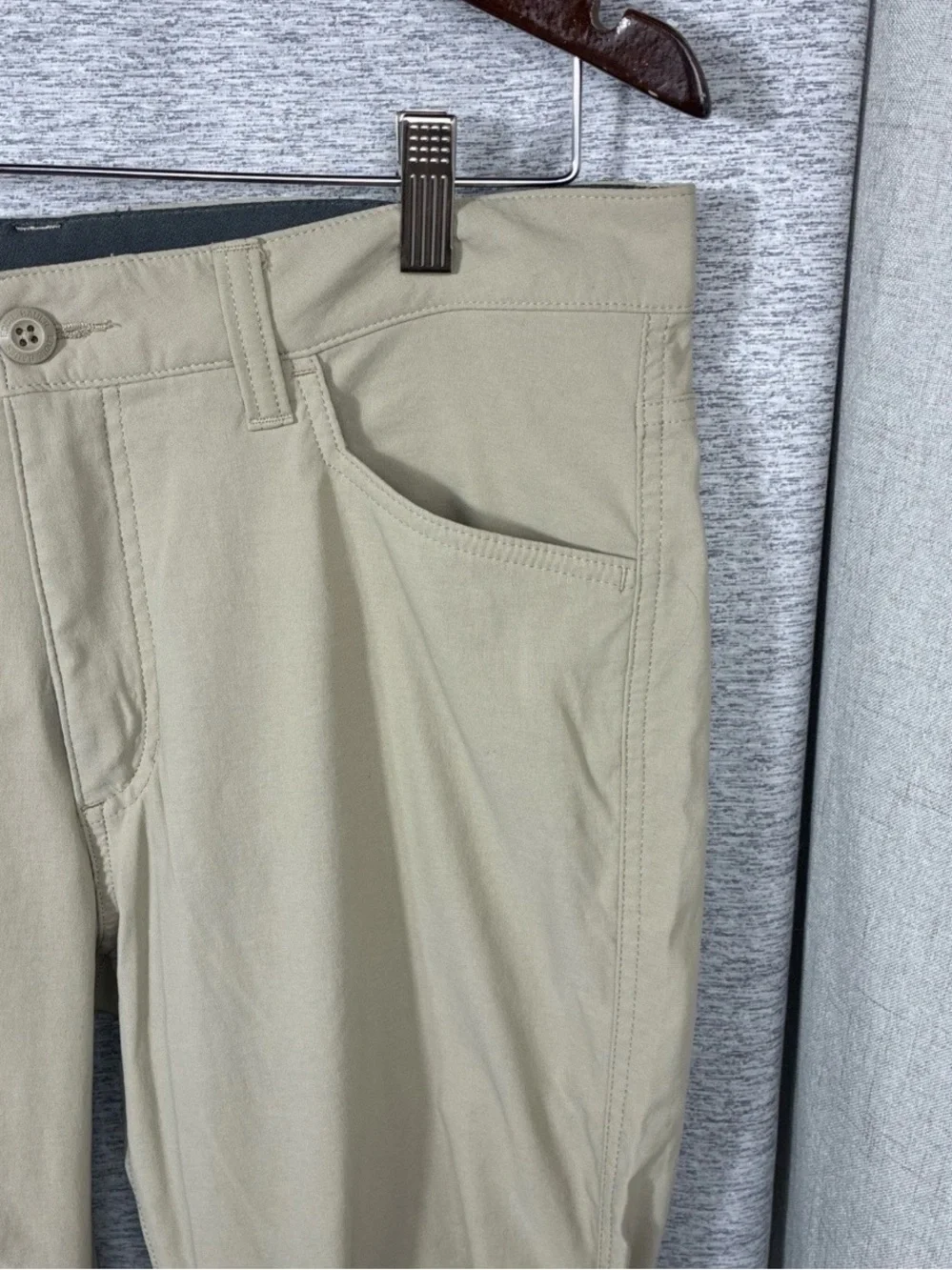 Eddie Bauer Rainier Tech Pants Mens 32x30 Tan Khaki Straight Leg Outdoor Hiking